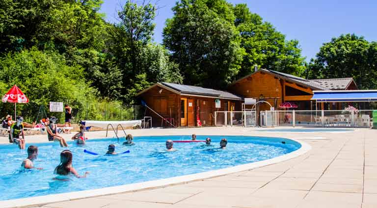 location de vacances camping avec piscine alpes