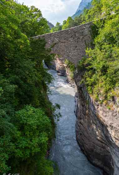 Pont Romain Lauzet camping