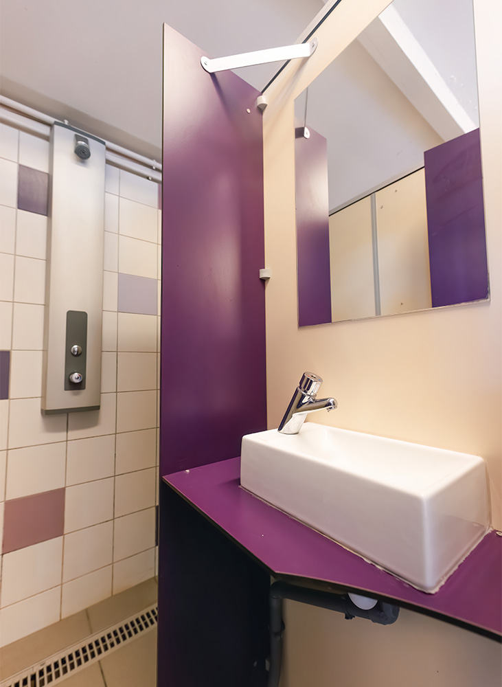 sanitary facilities with showers and adapted toilets are reserved for people with reduced mobility